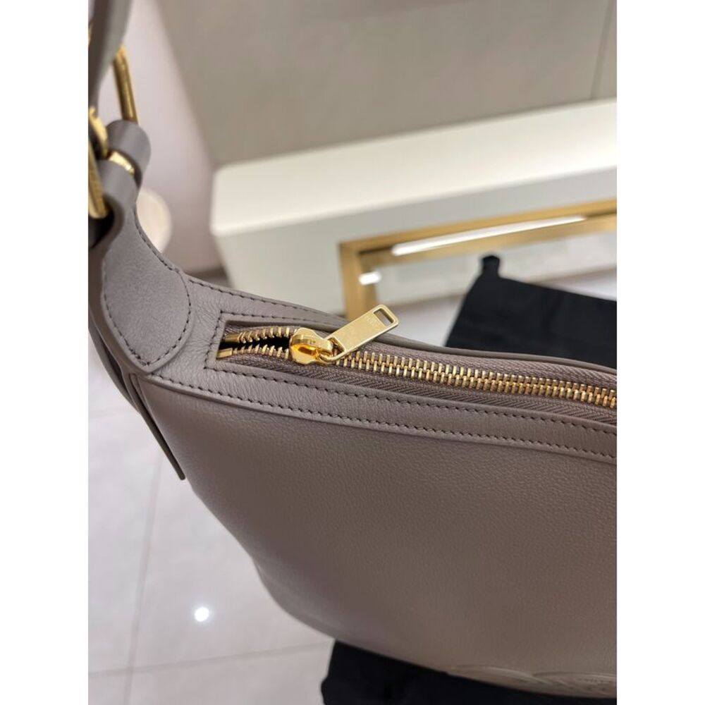 Celine Women Pre-Loved Bag Brand New Condition - Picture 8 of 9